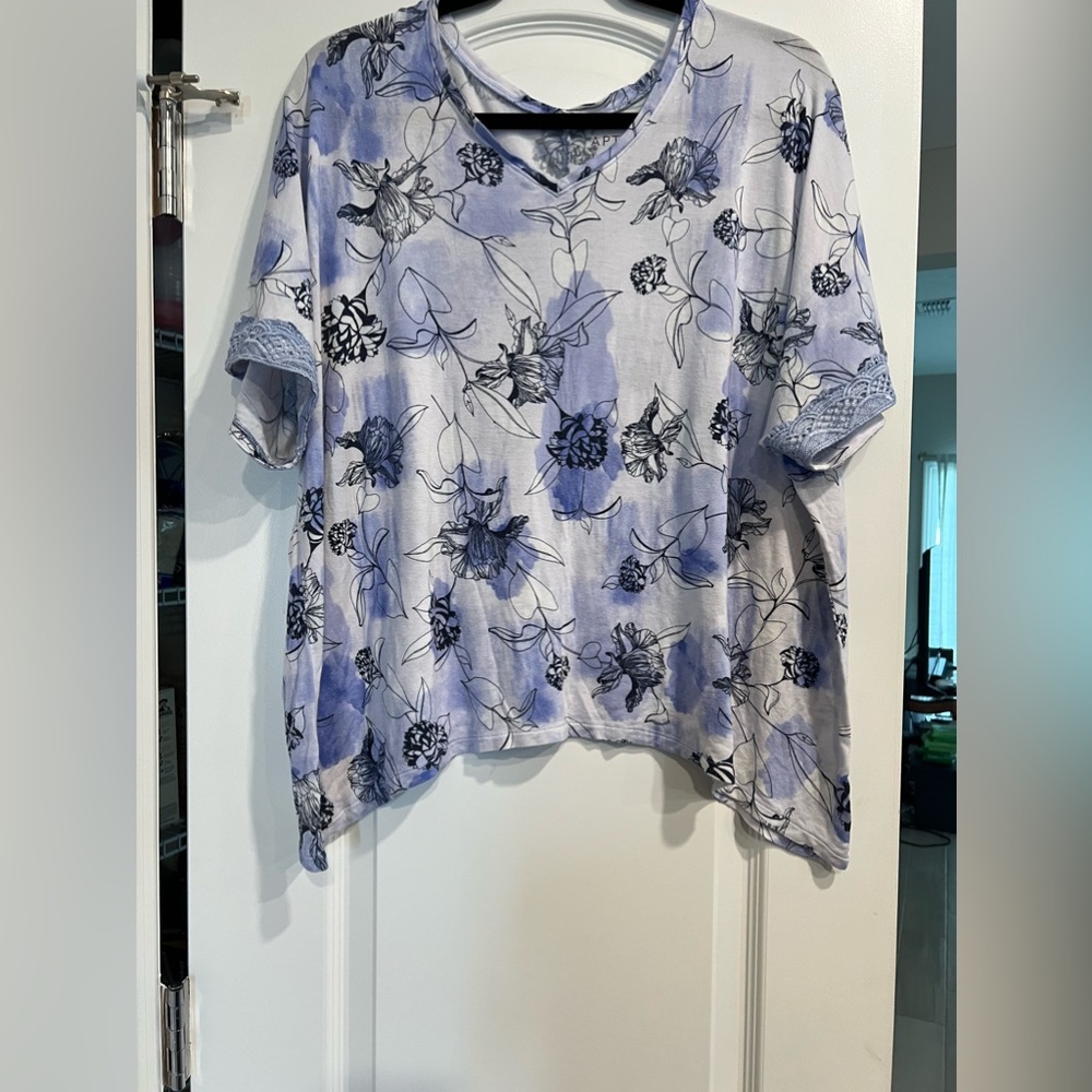 Apt 9 lavender&white with black floral pajama set